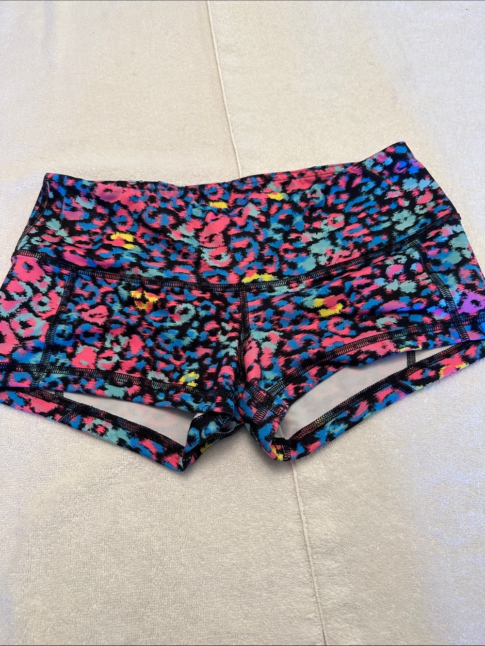Fleo LOW RISE CONTOUR Multicolor Leopard-Print Bike Shorts - Pink, Blue, Yellow